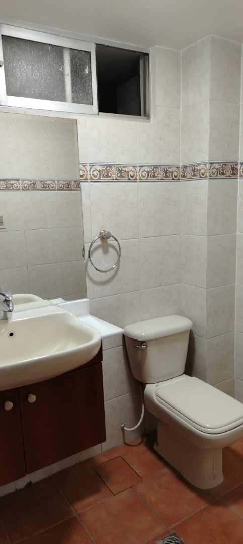 Departamento en AlquilerAV. ARCE  3 dormitorios 4 baños 1 parqueos Foto 3