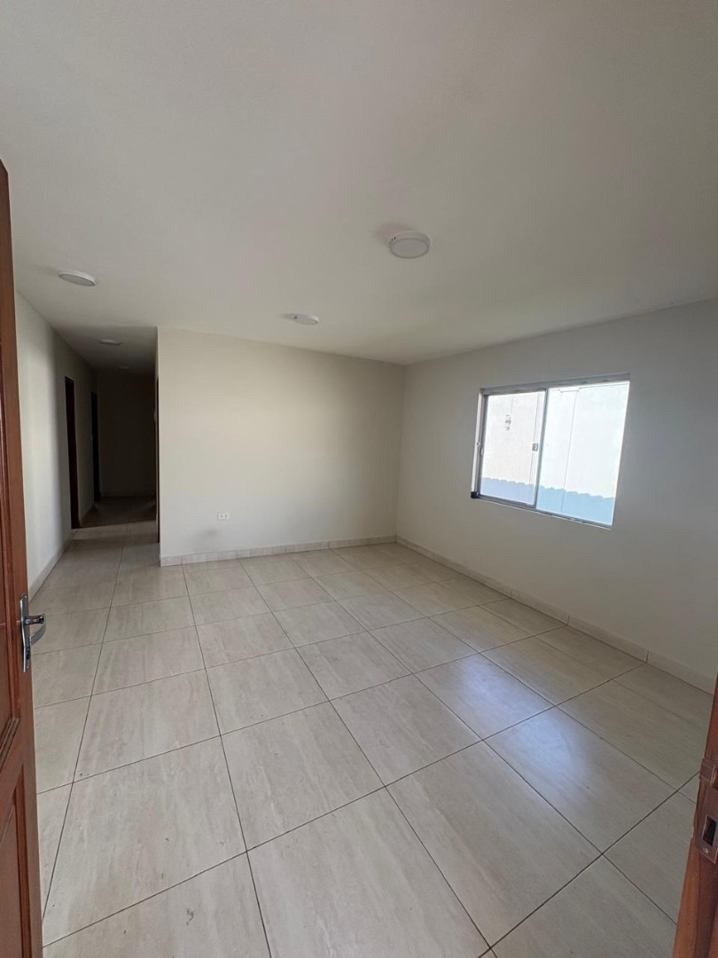 Casa en VentaZona norte, C/ Las Piñas, en plena esquina, entre  la Av. Mutualista y Alemana Foto 6