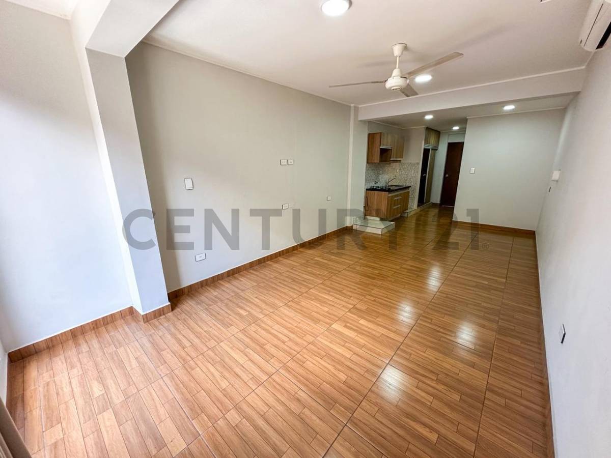 Departamento en Centro en Santa Cruz de la Sierra 1 dormitorios 1 baños  Foto 4