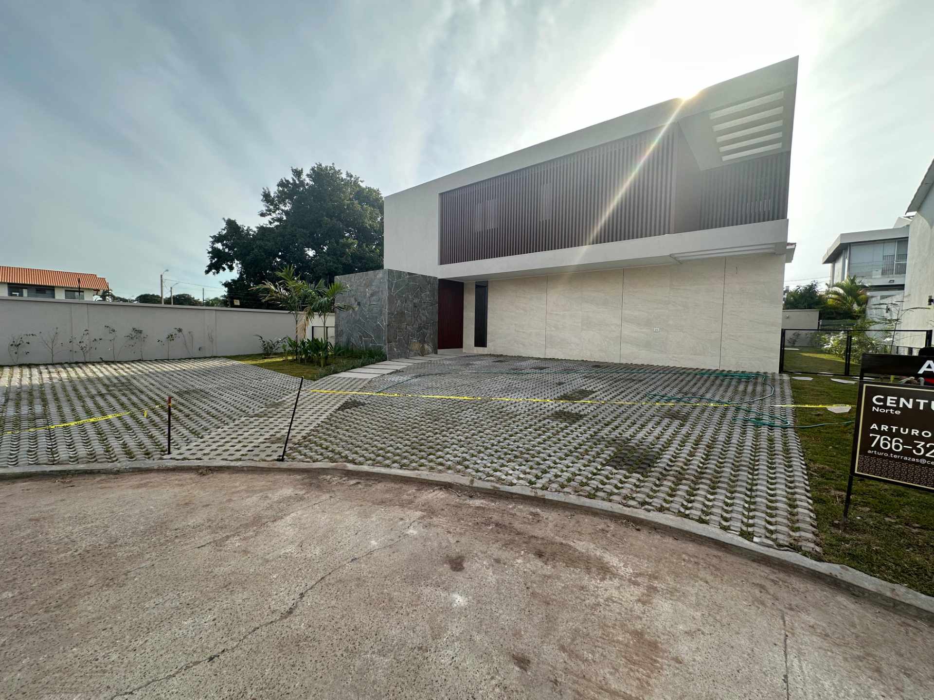 Casa en VentaUrubó - Casa a estrenar en Cond. Santa Cruz La Vieja 4 dormitorios 6 baños 5 parqueos Foto 4