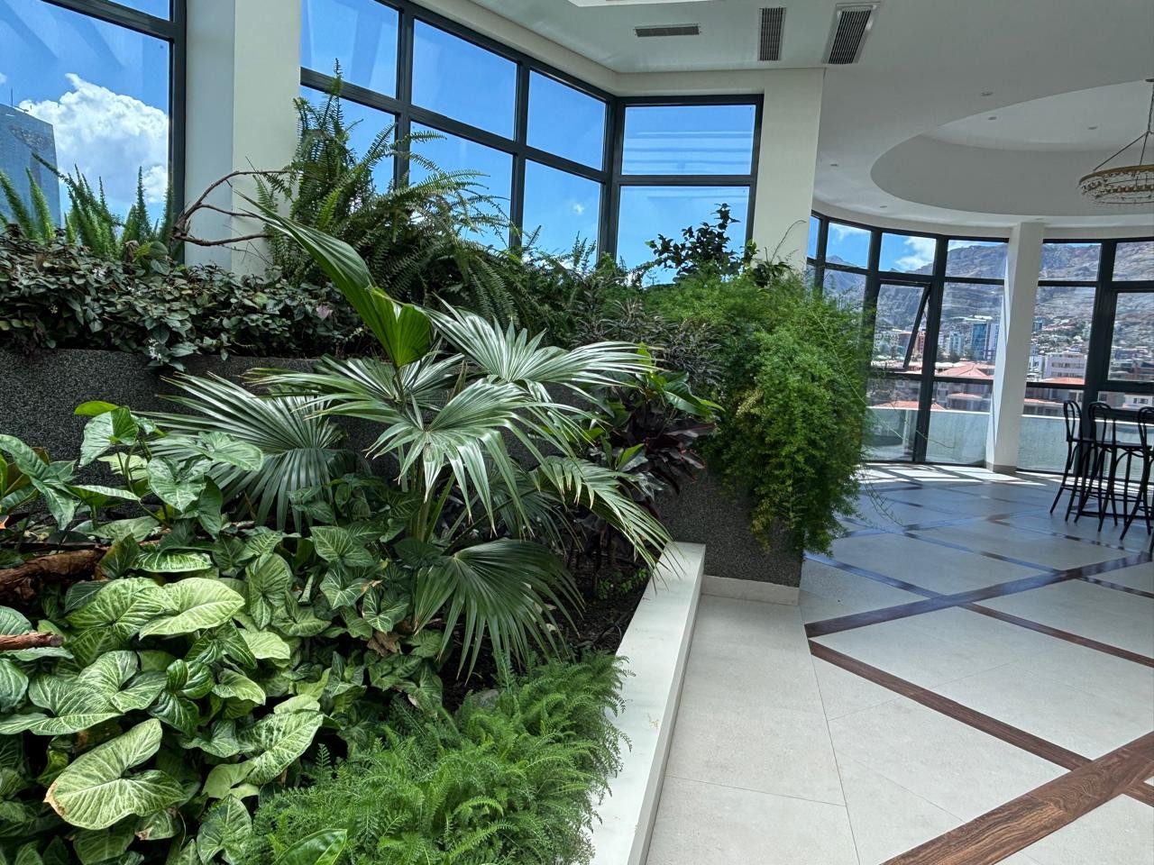 En Alquiler a $us 1,200 Foto 1