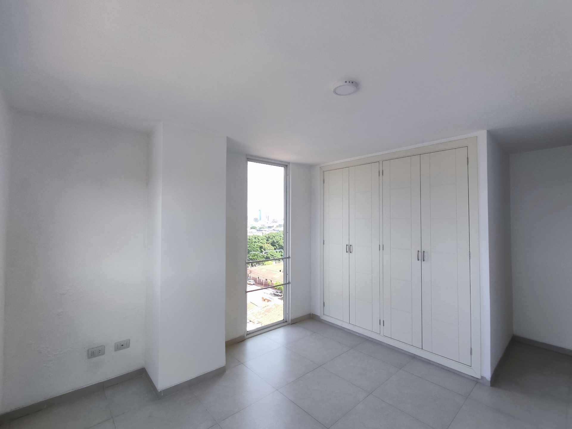 Departamento Torres Geranios, entre 1er y 2do anillo Foto 25