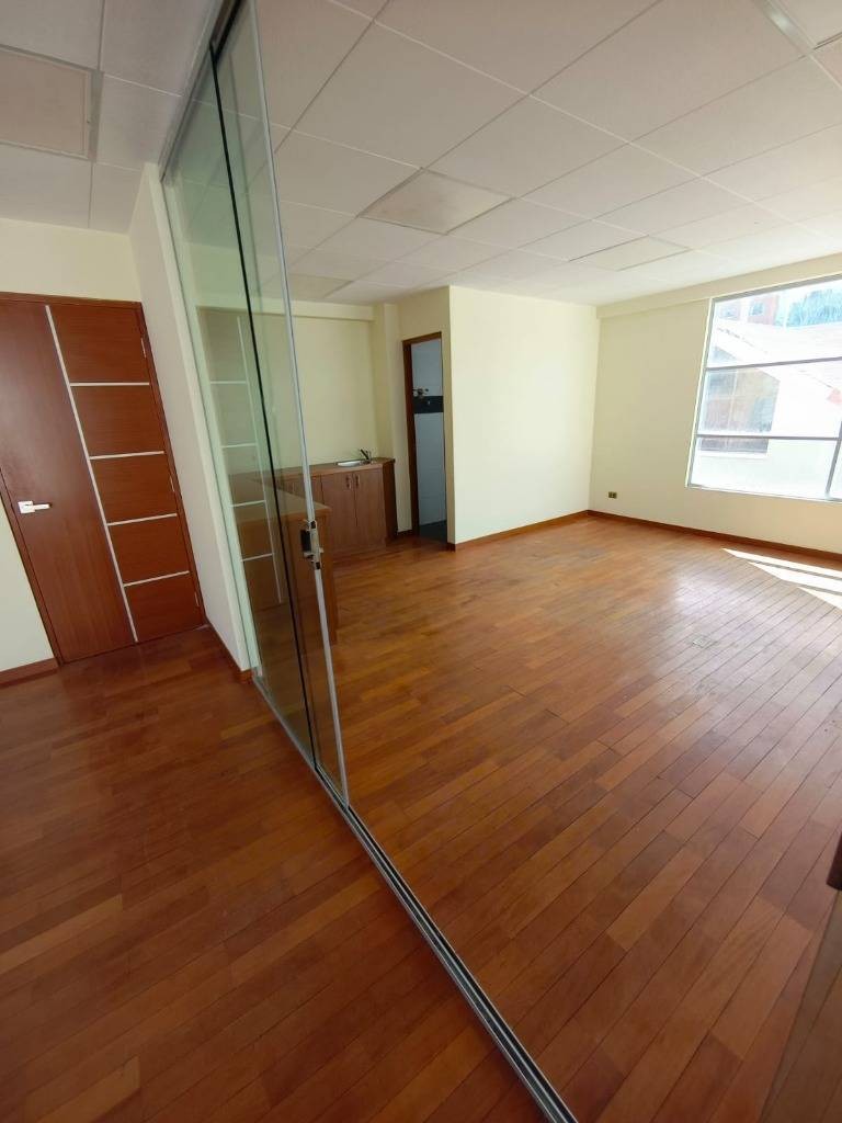 Oficina en AlquilerSAN MIGUEL,  AV. MONTENEGRO 1 dormitorios 1 baños  Foto 4