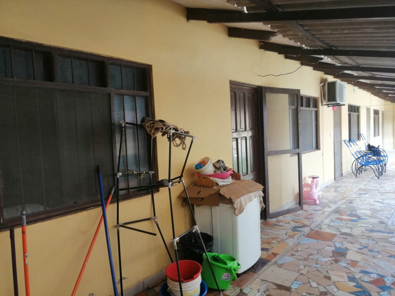 Casa en Entre 5to y 6to anillo Este en Santa Cruz de la Sierra 6 dormitorios 2 baños 4 parqueos Foto 21