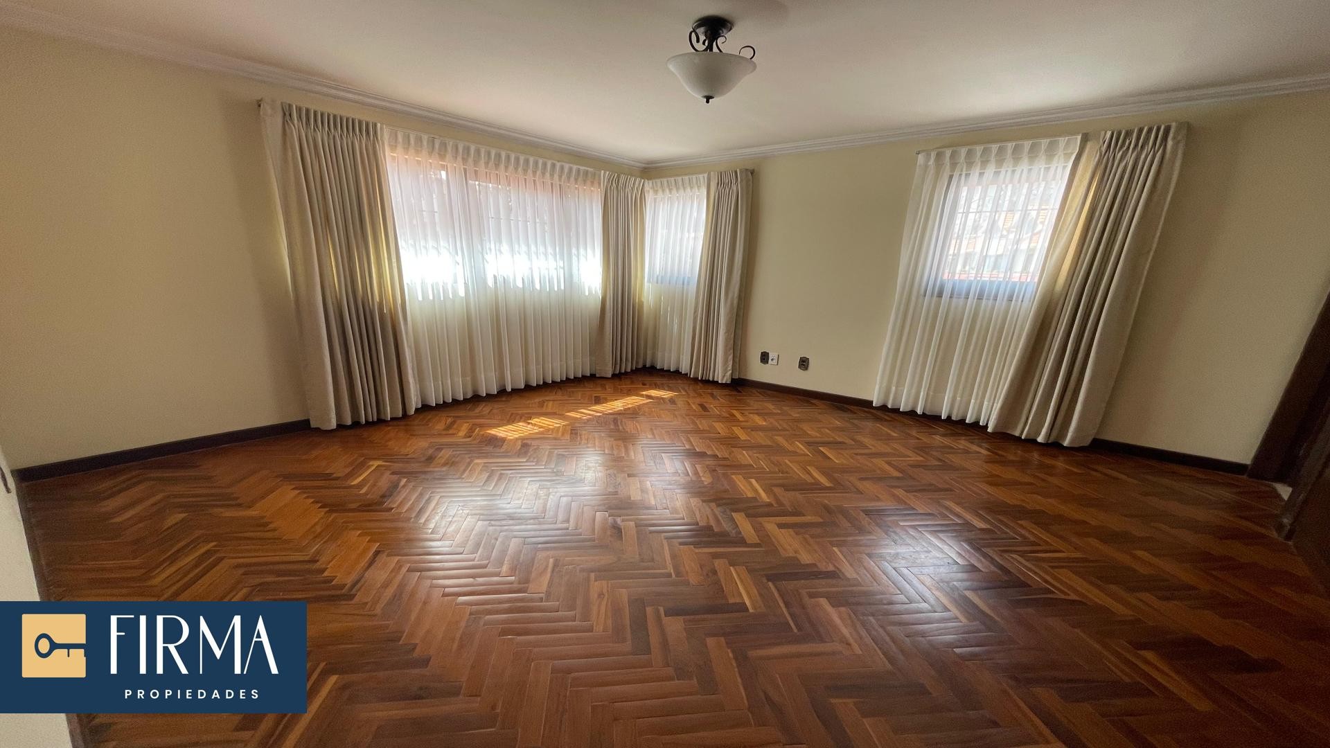 Casa en AlquilerCASA EN ALQUILER EN LA FLORIDA 3 dormitorios 5 baños 3 parqueos Foto 8