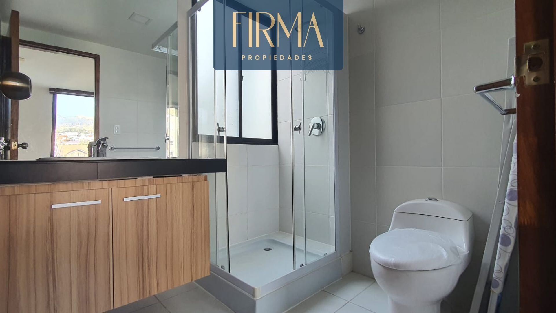 Departamento en Achumani en La Paz 2 dormitorios 3 baños 1 parqueos Foto 7