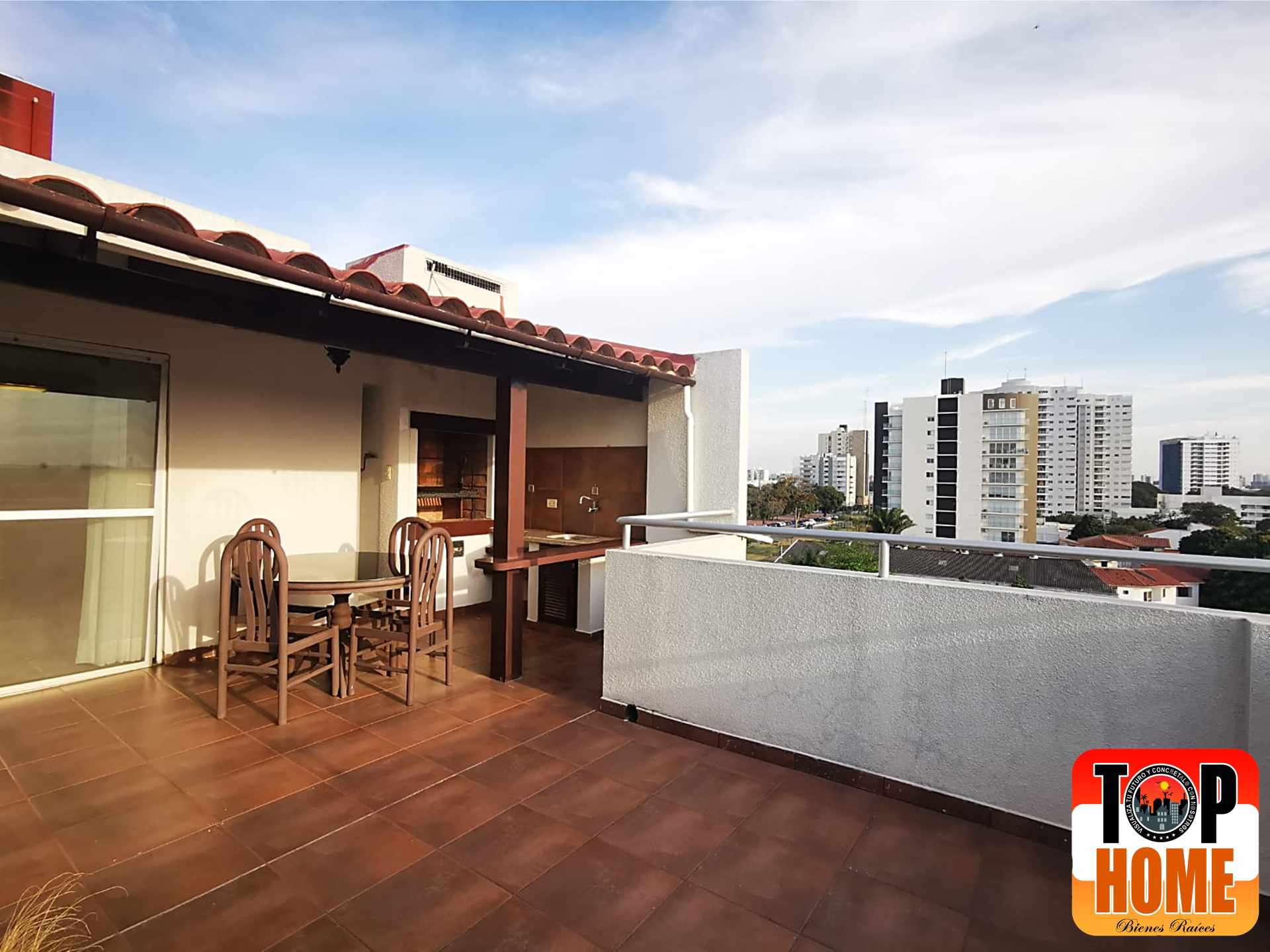 Departamento en Entre 4to y 5to anillo Norte en Santa Cruz de la Sierra 4 dormitorios 3 baños 2 parqueos Foto 8