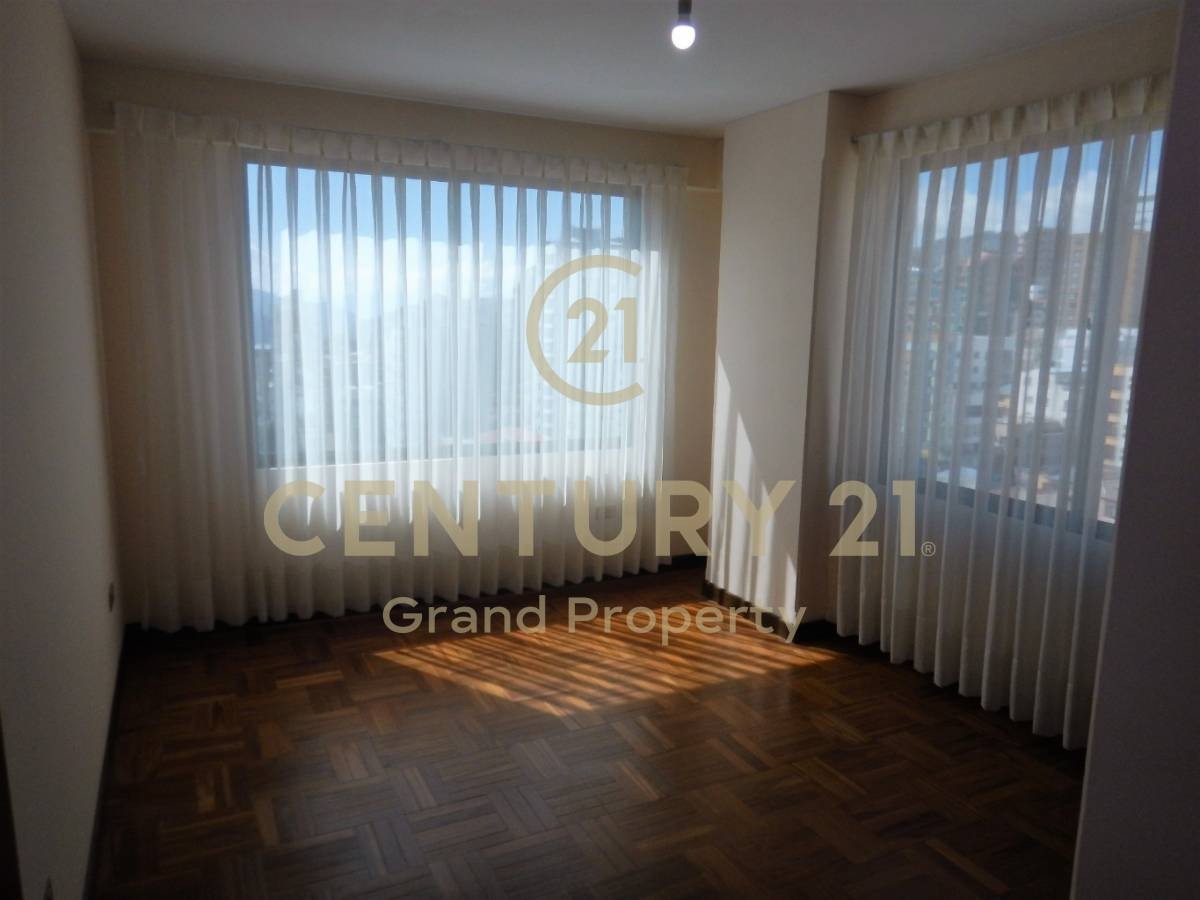 Departamento Av. Sanchez Lima Nº 2326, Edif. Valentina Piso 13 Depto 13A Foto 15