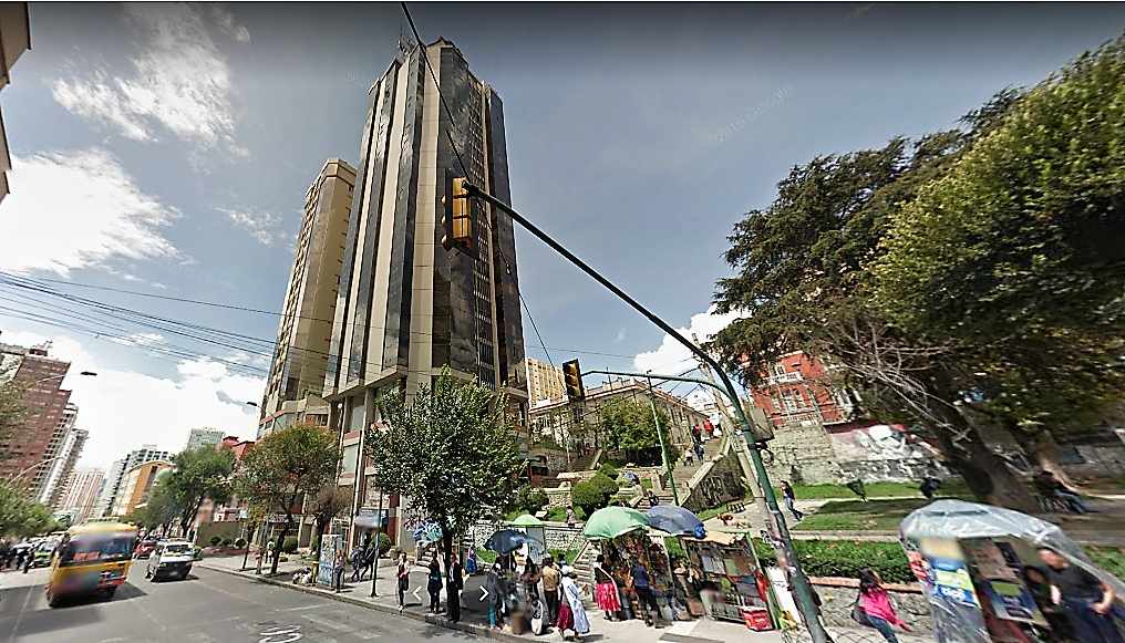 Departamento en AlquilerAv. Arce Edificio Santa Teresa San Jorge (a 1 cuadra de la UMSA) 2 dormitorios 2 baños  Foto 1