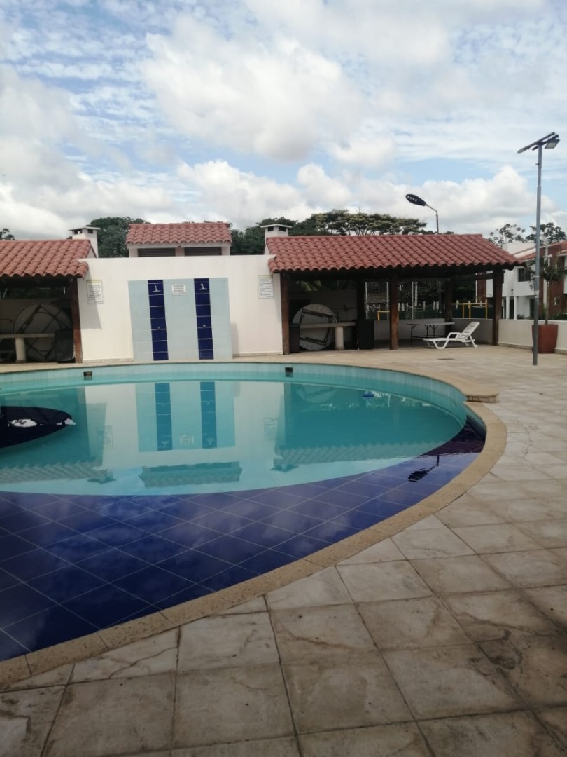 Casa en Doble vía La Guardia en Santa Cruz de la Sierra 3 dormitorios 3 baños 2 parqueos Foto 2