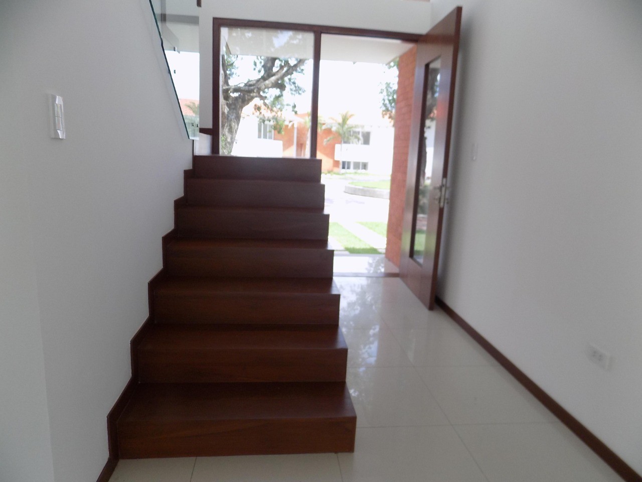 Casa en Entre 4to y 5to anillo Norte en Santa Cruz de la Sierra 3 dormitorios 4 baños 2 parqueos Foto 16