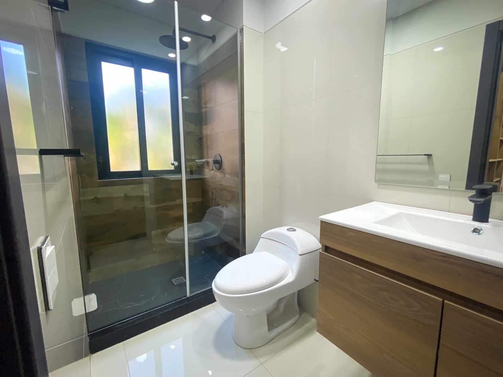 Departamento en Equipetrol en Santa Cruz de la Sierra 2 dormitorios 3 baños 1 parqueos Foto 14