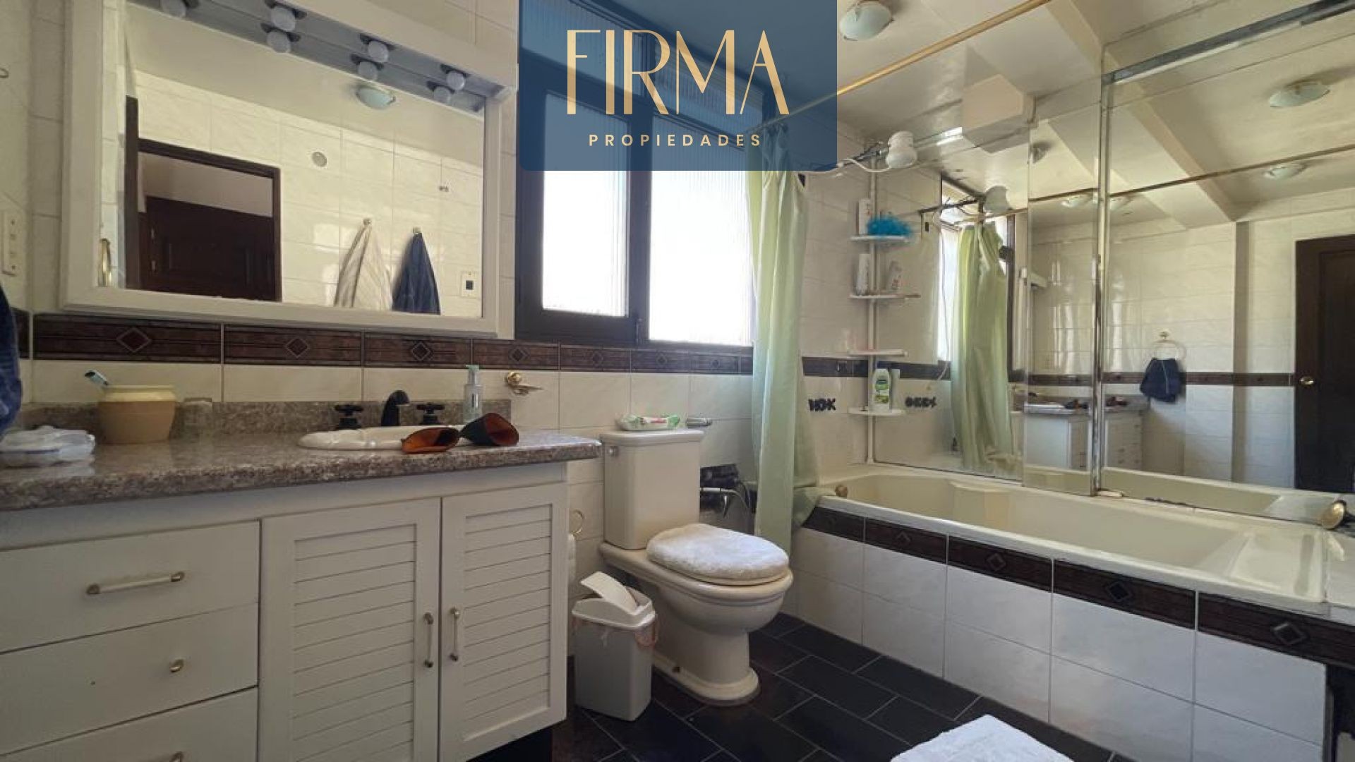 Casa en Koani en La Paz 3 dormitorios 4 baños 2 parqueos Foto 2