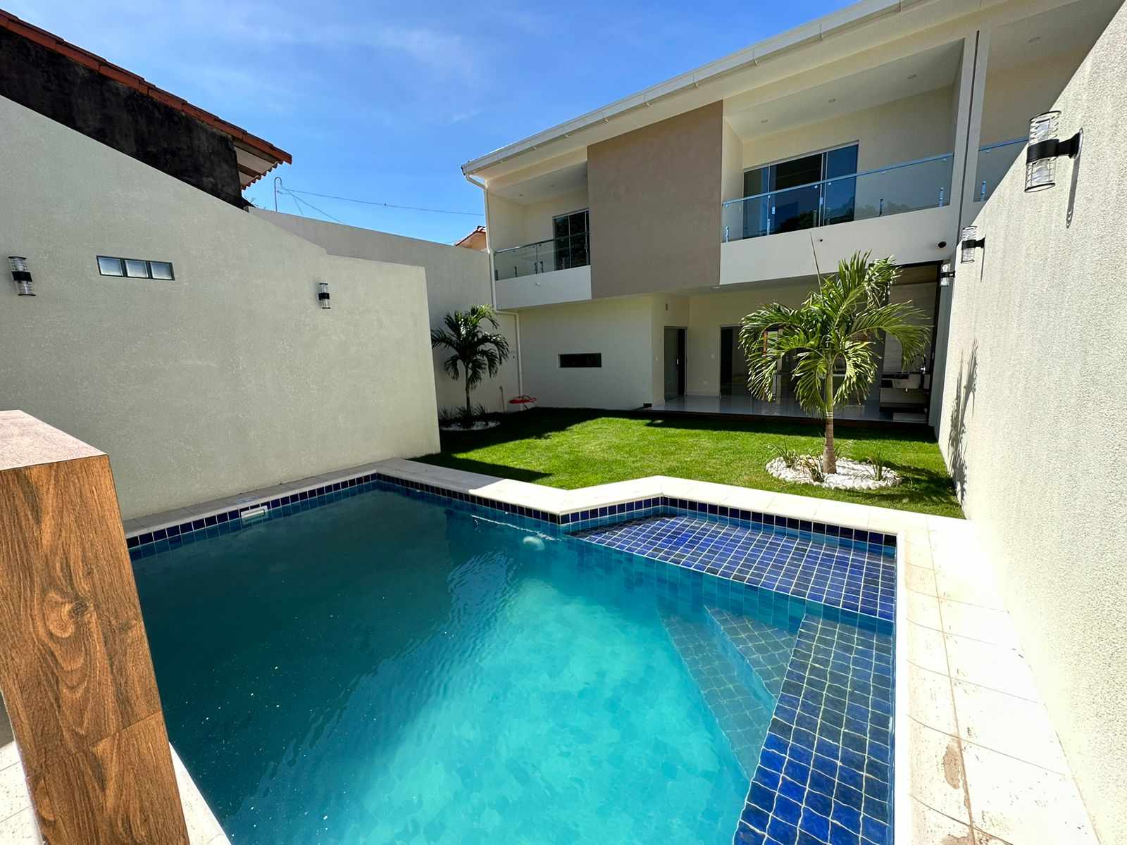 Casa en VentaSANTOS DUMONT ENTRE 3ER Y 4TO ANILLO 4 dormitorios 5 baños 2 parqueos Foto 1