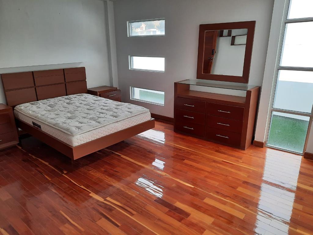 Casa en El Pedregal en La Paz 4 dormitorios 4 baños  Foto 13