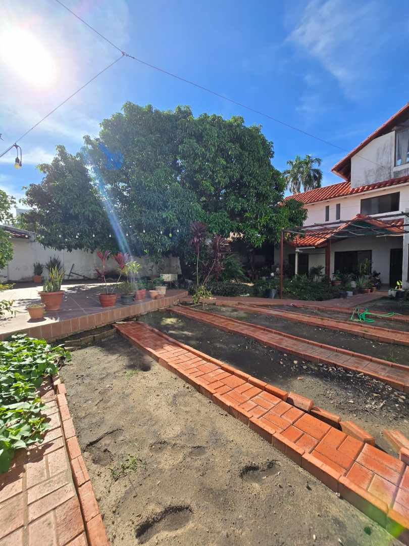 Casa en Venta⭐ CASA EN AVENIDA PRINCIPAL AV. RÍO GRANDE CON GRAN TERRENO, 5 SUITES Y GARAJE MÚLTIPLE Foto 15