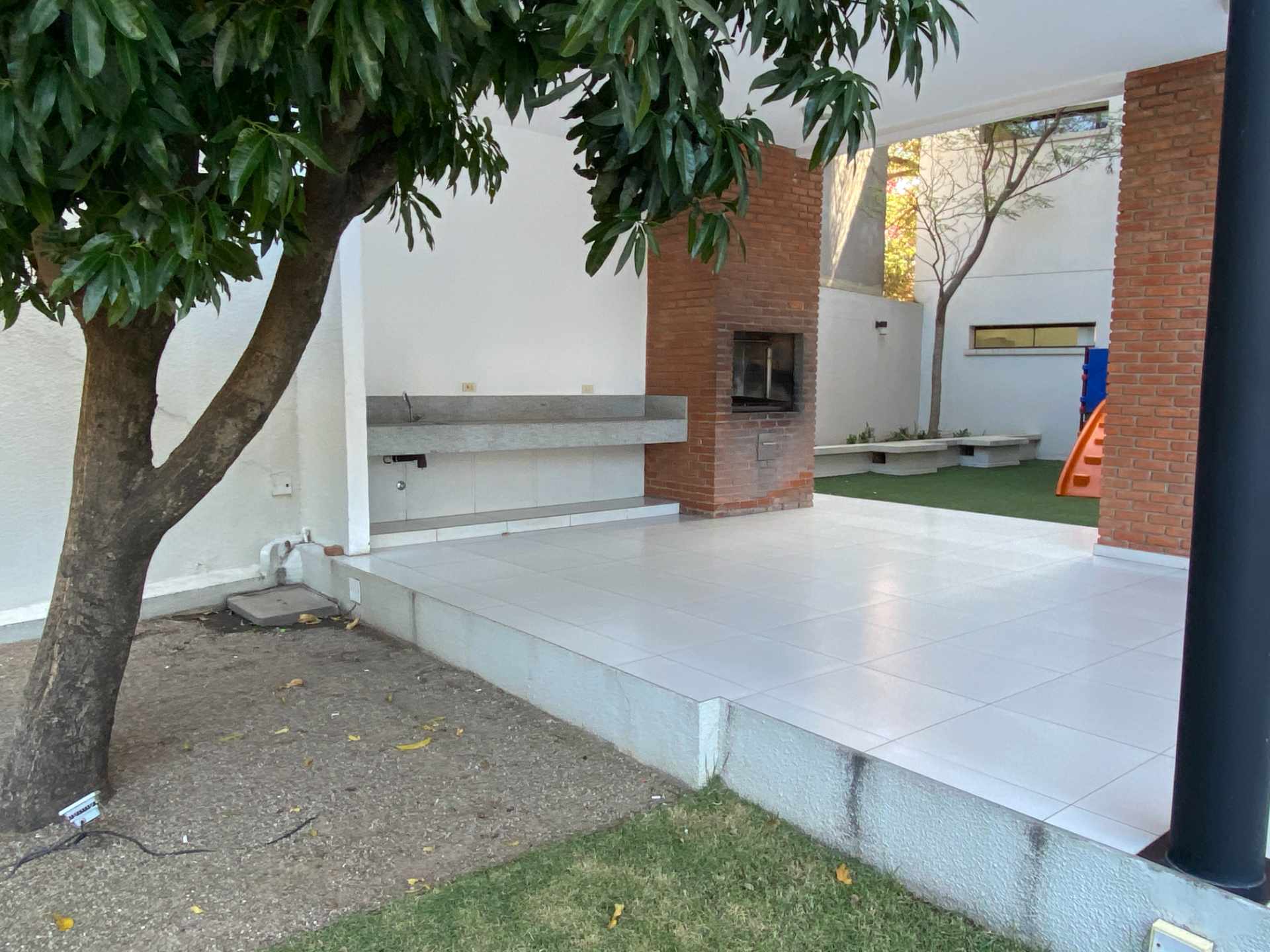 Departamento en Entre 1er y 2do anillo Sur en Santa Cruz de la Sierra 3 dormitorios 2 baños 1 parqueos Foto 10