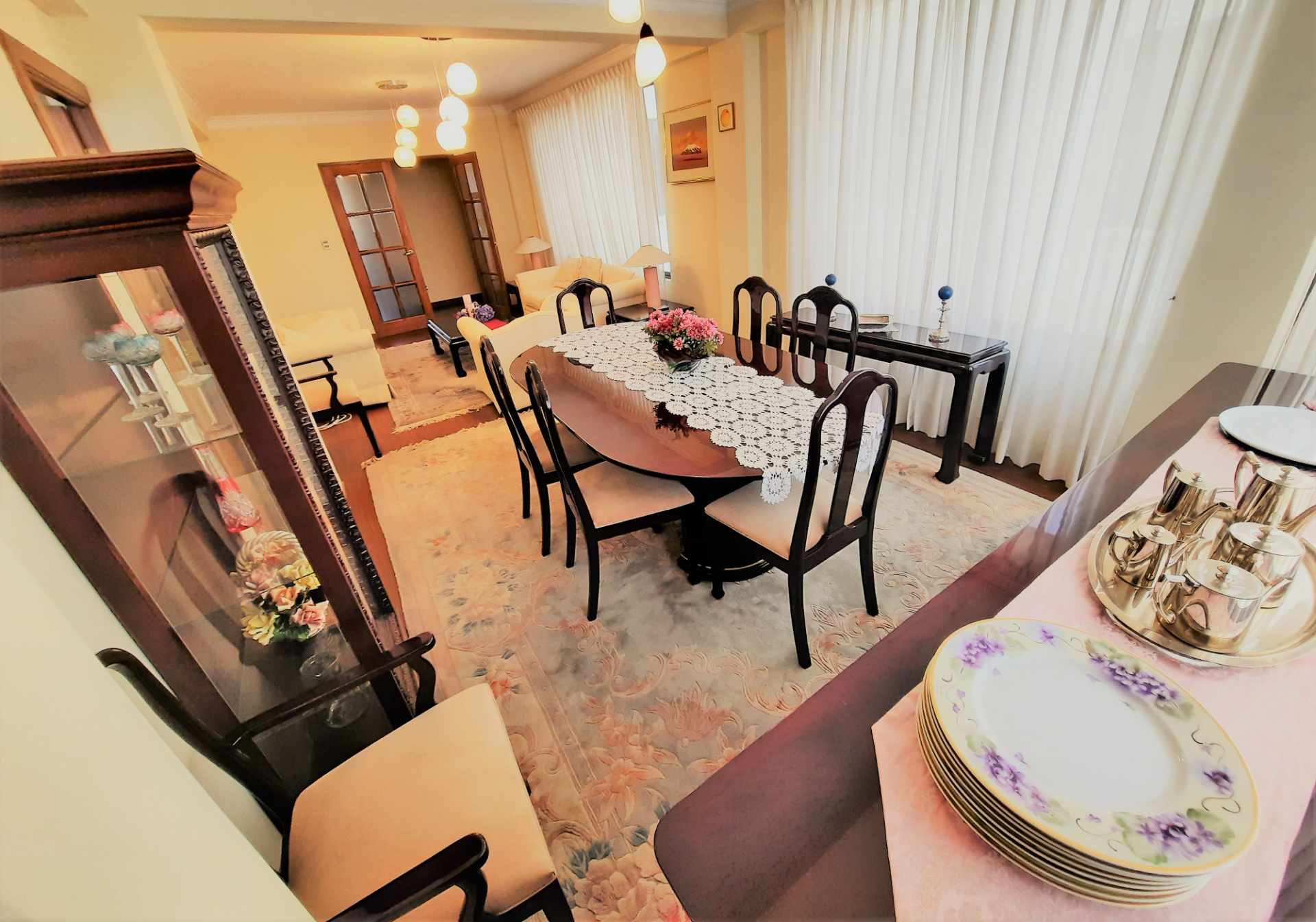 Departamento en AlquilerCalle 24 de Calacoto con Av. Ballivián 4 dormitorios 4 baños  Foto 18