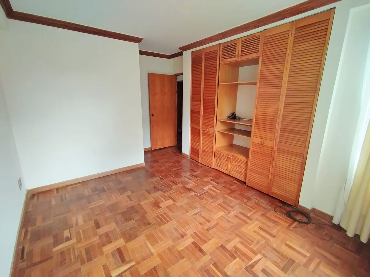 Departamento en AlquilerLos Pinos, frente a Impuestos Nacionales, zona los nuevos Pinos 3 dormitorios 4 baños 1 parqueos Foto 5