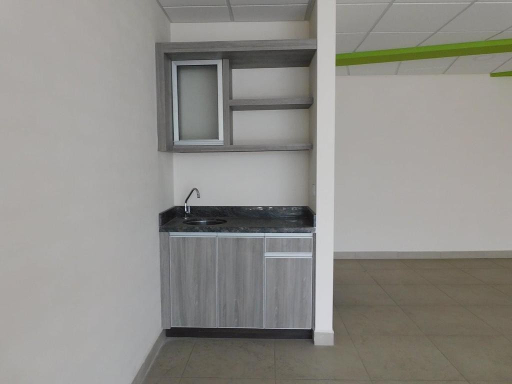 Oficina en AlquilerAV. HEROINAS Y AV. SAN MARTIN 1 dormitorios 1 baños  Foto 13