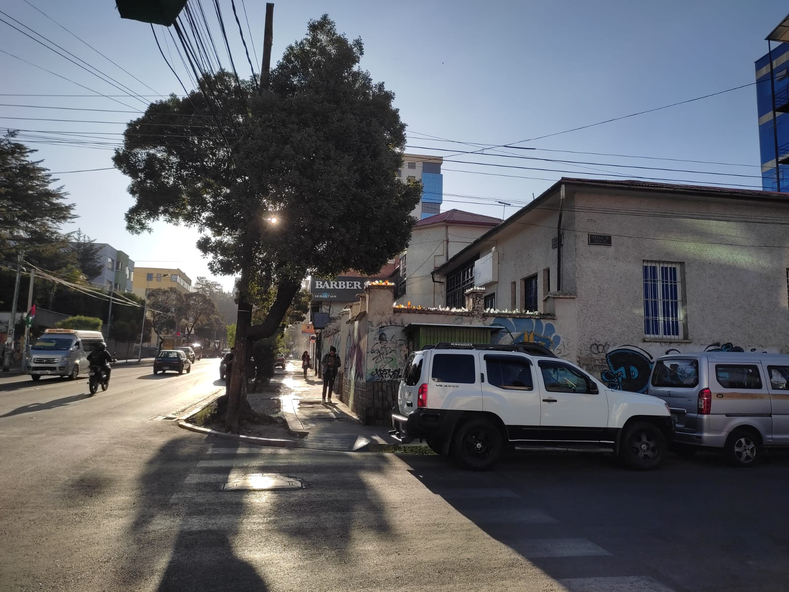 Terreno en VentaOBRAJES, Av. Siles, cerca de la plaza de la LOBA Foto 2