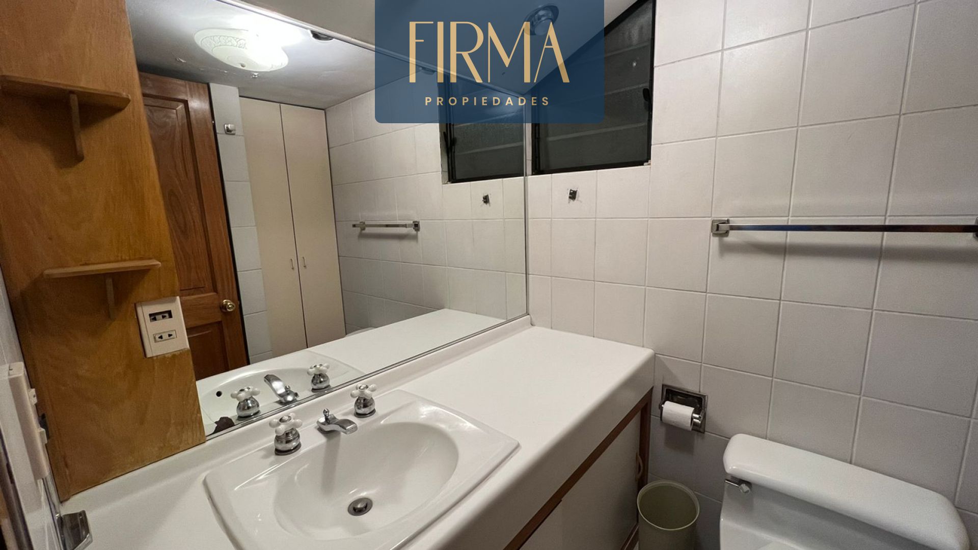 Departamento en Centro en La Paz 3 dormitorios 4 baños 1 parqueos Foto 1