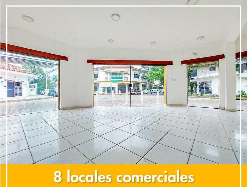 Local comercial en VentaCalle Tarija, Esquina Manuel Ignacio Salvatierra  9 baños  Foto 3