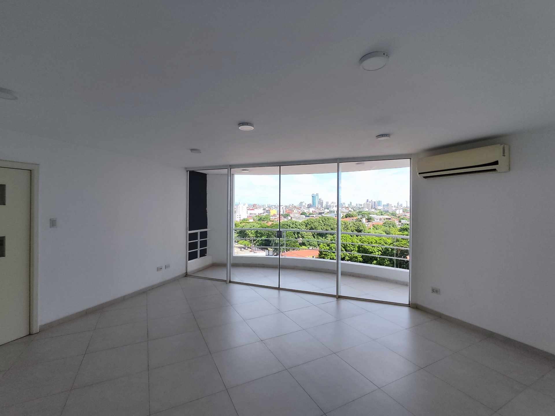 Departamento Torres Geranios, entre 1er y 2do anillo Foto 3