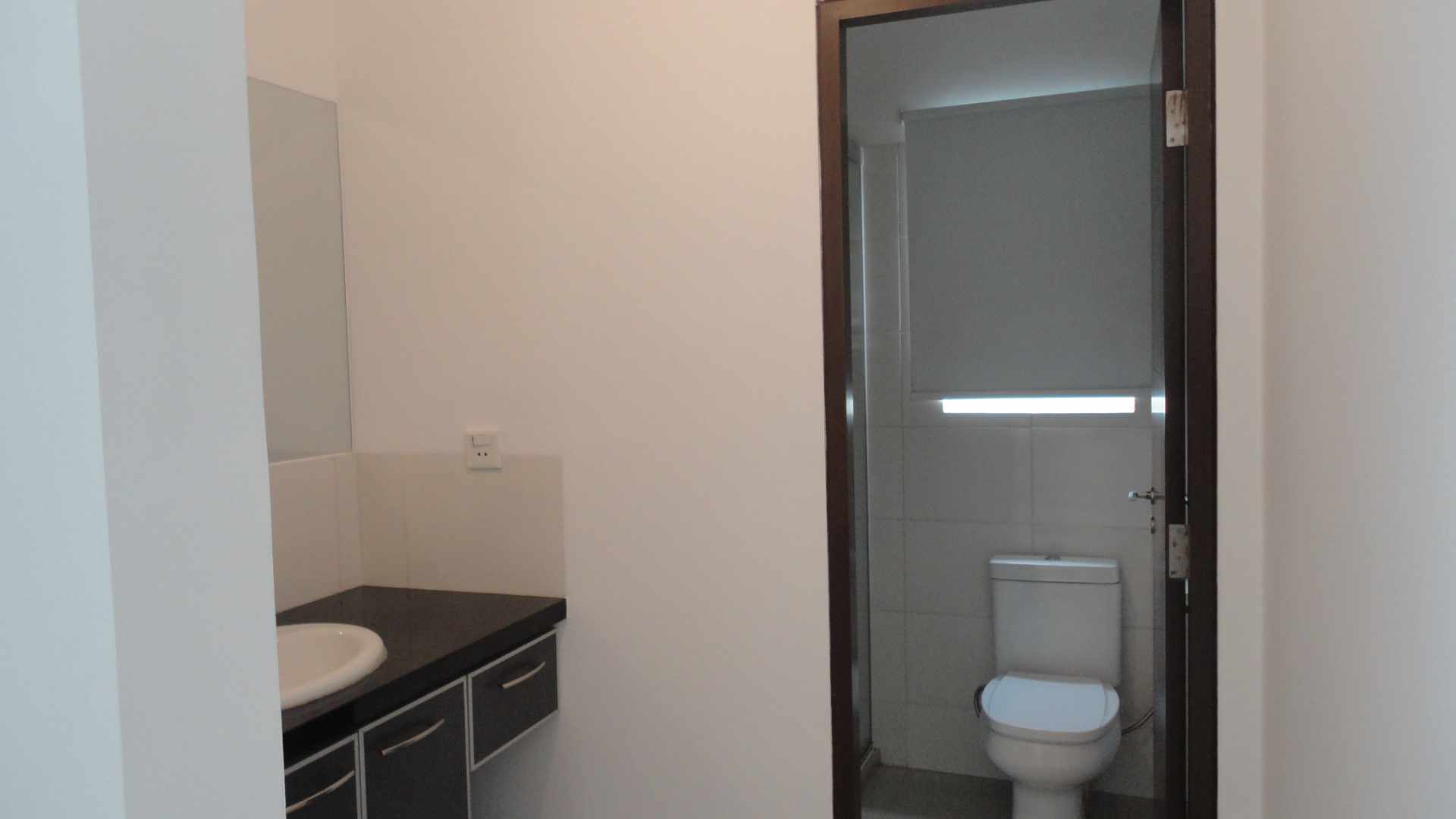 Casa en Entre 7mo y 8vo anillo Norte en Santa Cruz de la Sierra 4 dormitorios 3 baños 2 parqueos Foto 2