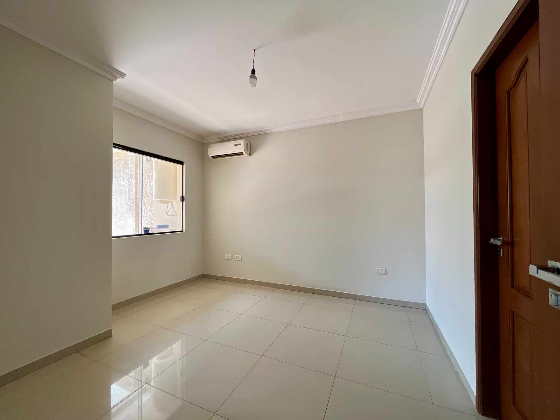 Casa en VentaCASA EN VENTA EN EL BARRIO CORDECRUZ ZONA NORTE 6 dormitorios 6 baños 2 parqueos Foto 12