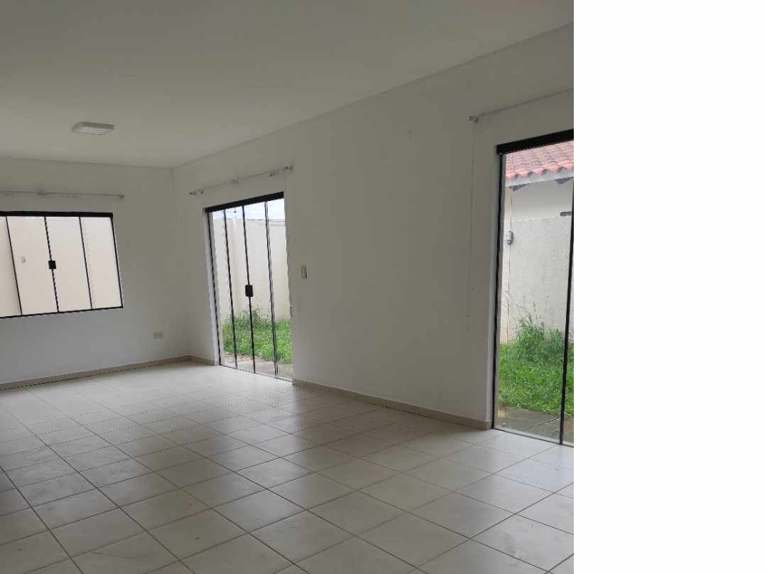 Casa en Entre 2do y 3er anillo Norte en Santa Cruz de la Sierra 3 dormitorios 3 baños 2 parqueos Foto 5