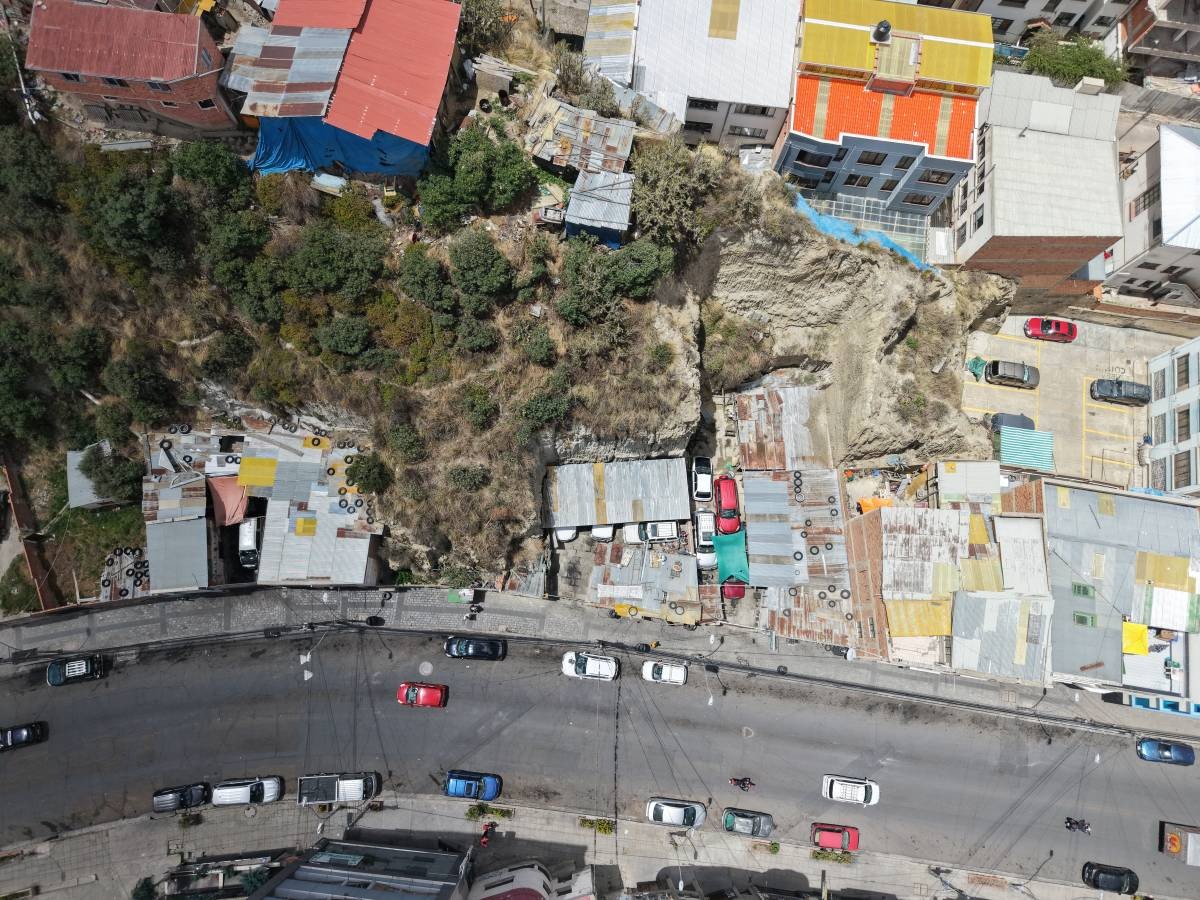 Terreno en VentaMIRAFLORES, AV. SAAVEDRA Foto 4