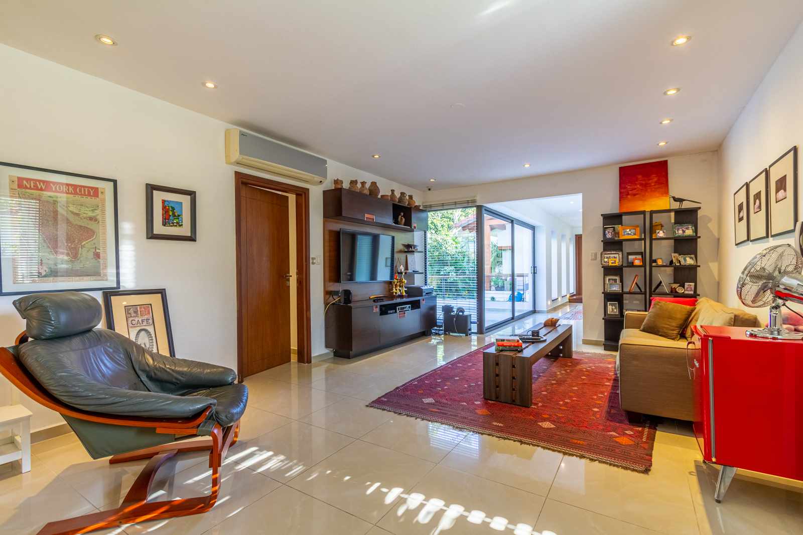 Casa en VentaCond. La Floresta Av Piraí y 5to anillo Foto 5