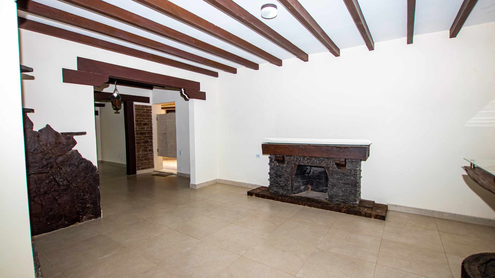 Casa en AlquilerAv. Salamanca - casi Plaza Constitución - Centro 7 dormitorios 2 baños  Foto 5