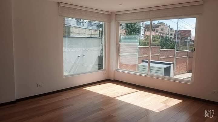 Casa en Achumani en La Paz 3 dormitorios 3 baños 2 parqueos Foto 2