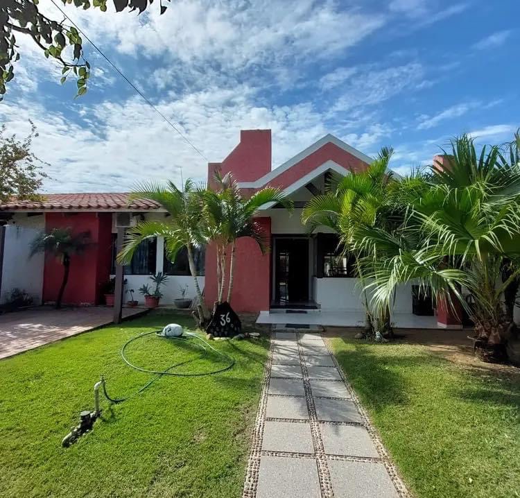 Casa en VentaCondominio Espíritu Santo, Zona este  4 dormitorios 2 baños  Foto 9