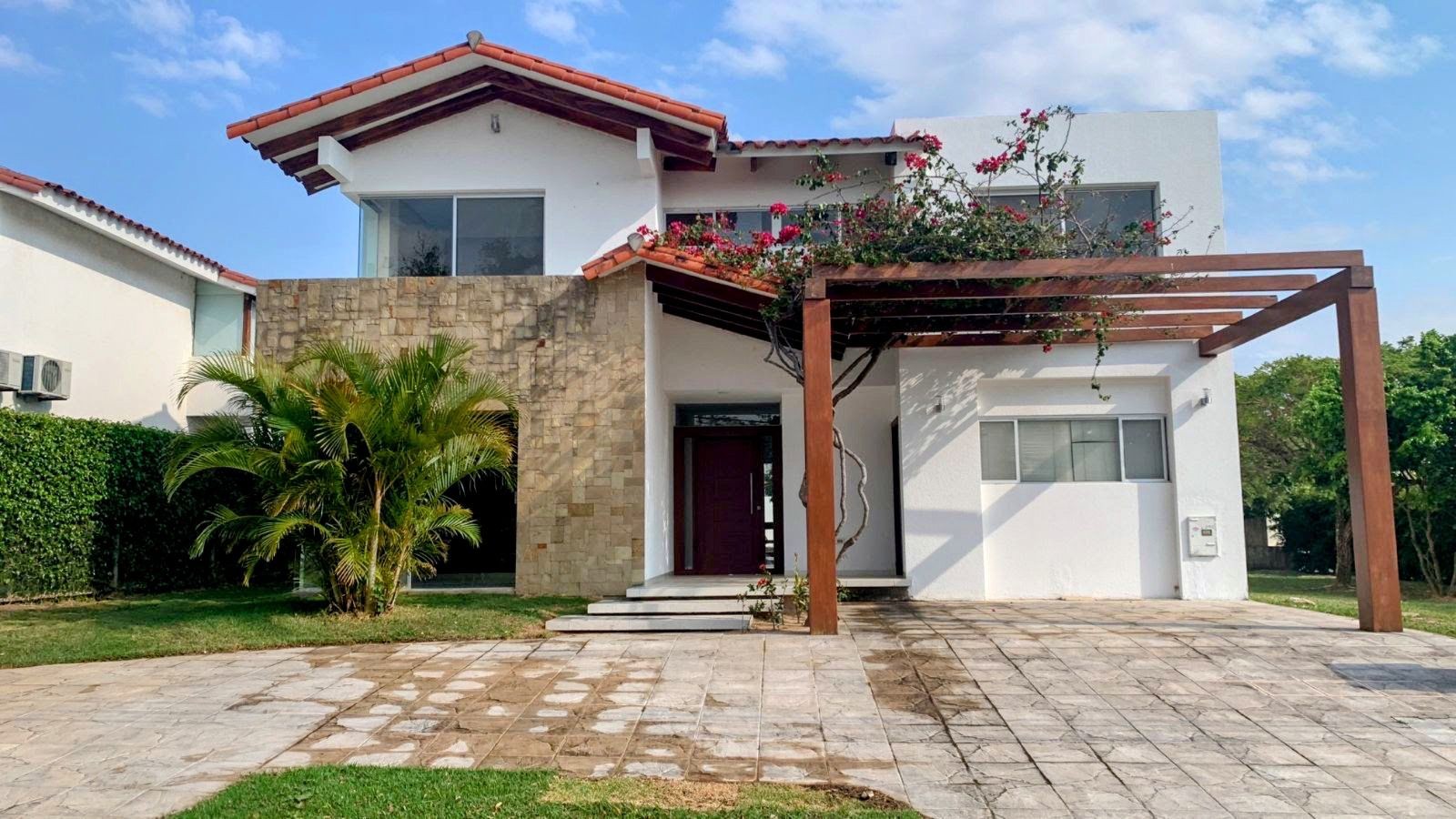 Casa en Alquiler Jardines del Urubó II Foto 1