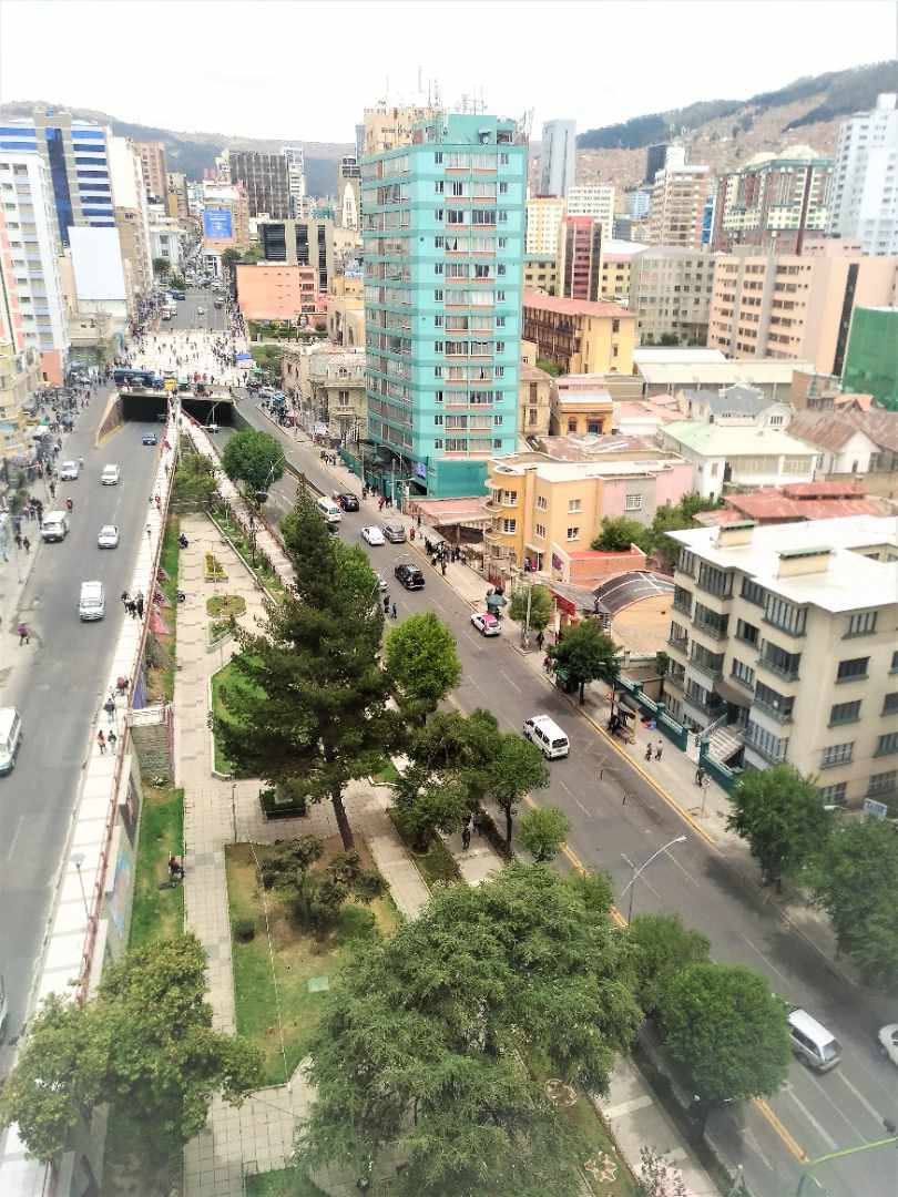 Departamento en AlquilerAv. Arce Edificio Santa Teresa San Jorge (a 1 cuadra de la UMSA) 2 dormitorios 2 baños  Foto 8