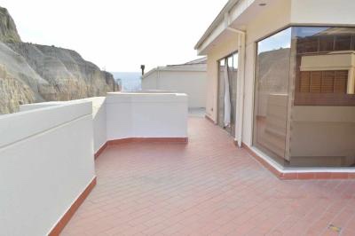 Departamento en Achumani en La Paz 4 dormitorios 4 baños 1 parqueos Foto 1