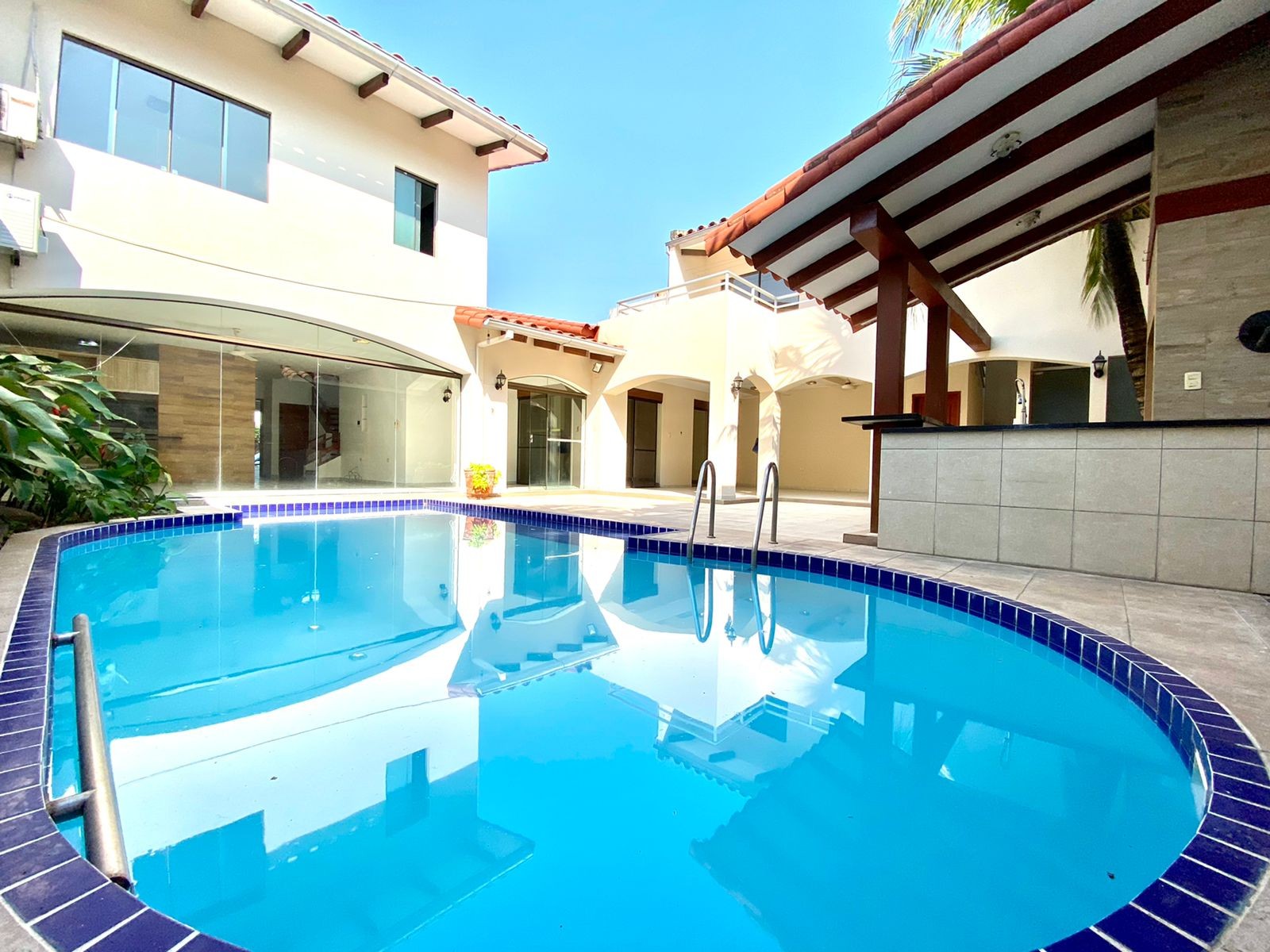 Casa en VentaBarrio Urbarí, Av. Piraí calle Baracea Foto 31