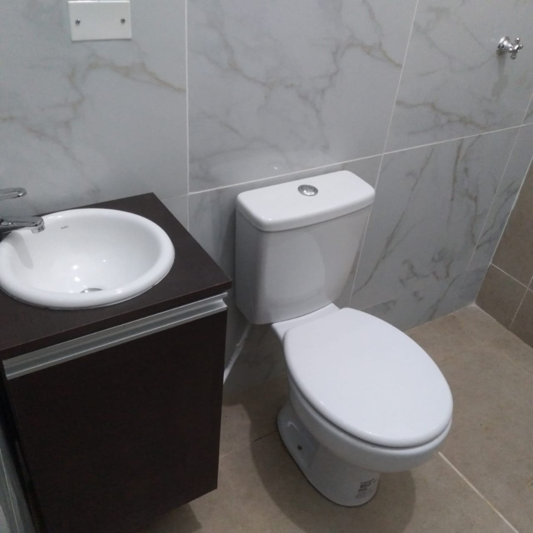 Casa en VentaBarrio 7 de julio a dos cuadras del colegio 7 de julio entre 8vo y 9no anillo zona del plan 3000 3 dormitorios 2 baños 2 parqueos Foto 1