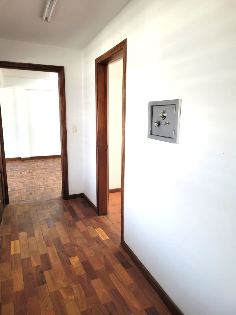 Casa en AlquilerSOPOCACHI -  CASA EN ALQUILER O VENTA -  PARA OFICINAS - 3 PLANTAS  21 dormitorios 5 baños 5 parqueos Foto 16