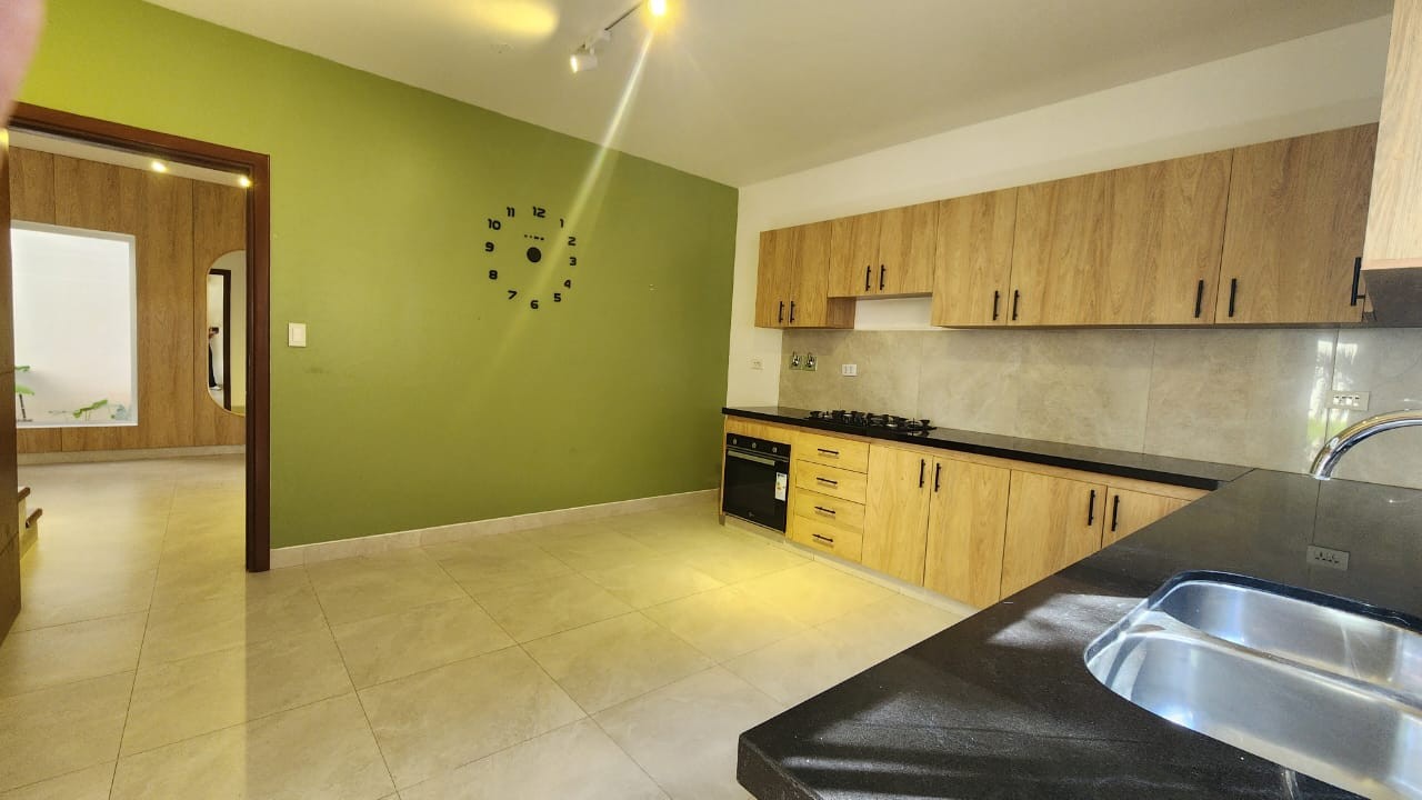 Departamento CASA EN VENTA EN BOSQUES DE LA COLINA Foto 6