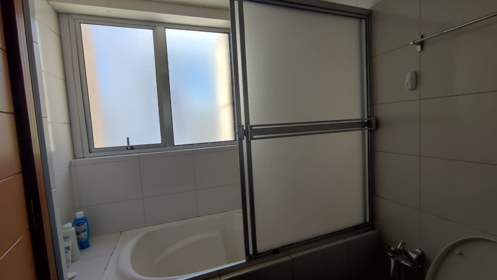 Departamento en VentaAV. COSTANERA 3 dormitorios 4 baños 1 parqueos Foto 15