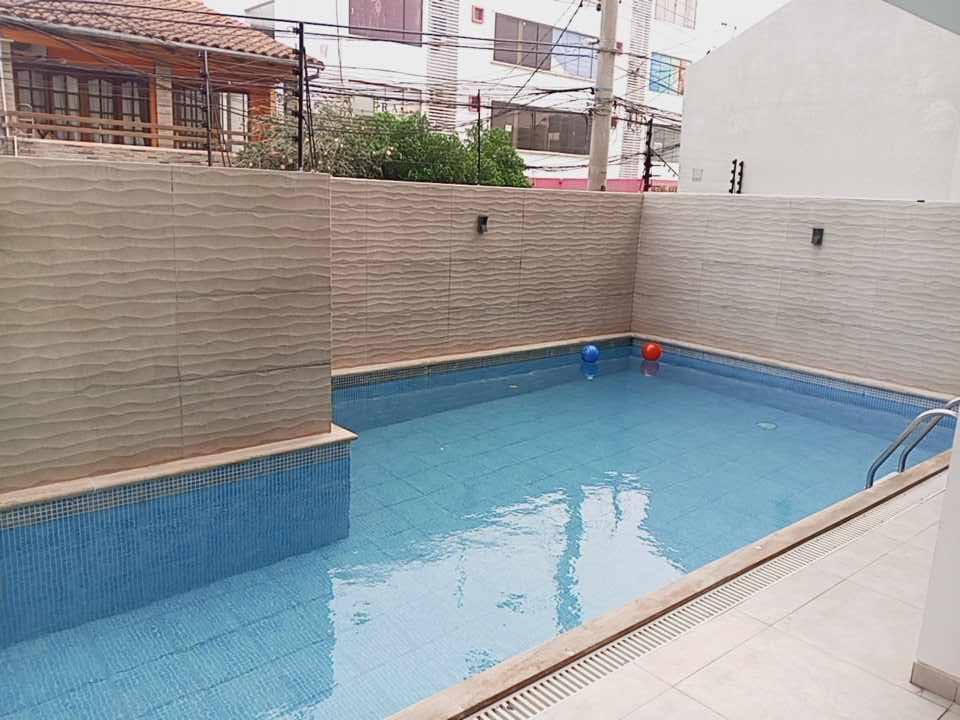Departamento en Alquiler[EDIFICIO MONTE CASTELO| AV. ALEMANA 3ER. Y 4TO. ANILLO] ALQUILER AMOBLADO DPTO. 1 DORMITORIO PET FRIENDLY SIN PARQUEO CERCA DE COLEGIO SAINT GEORGE 1 dormitorios 1 baños  Foto 11