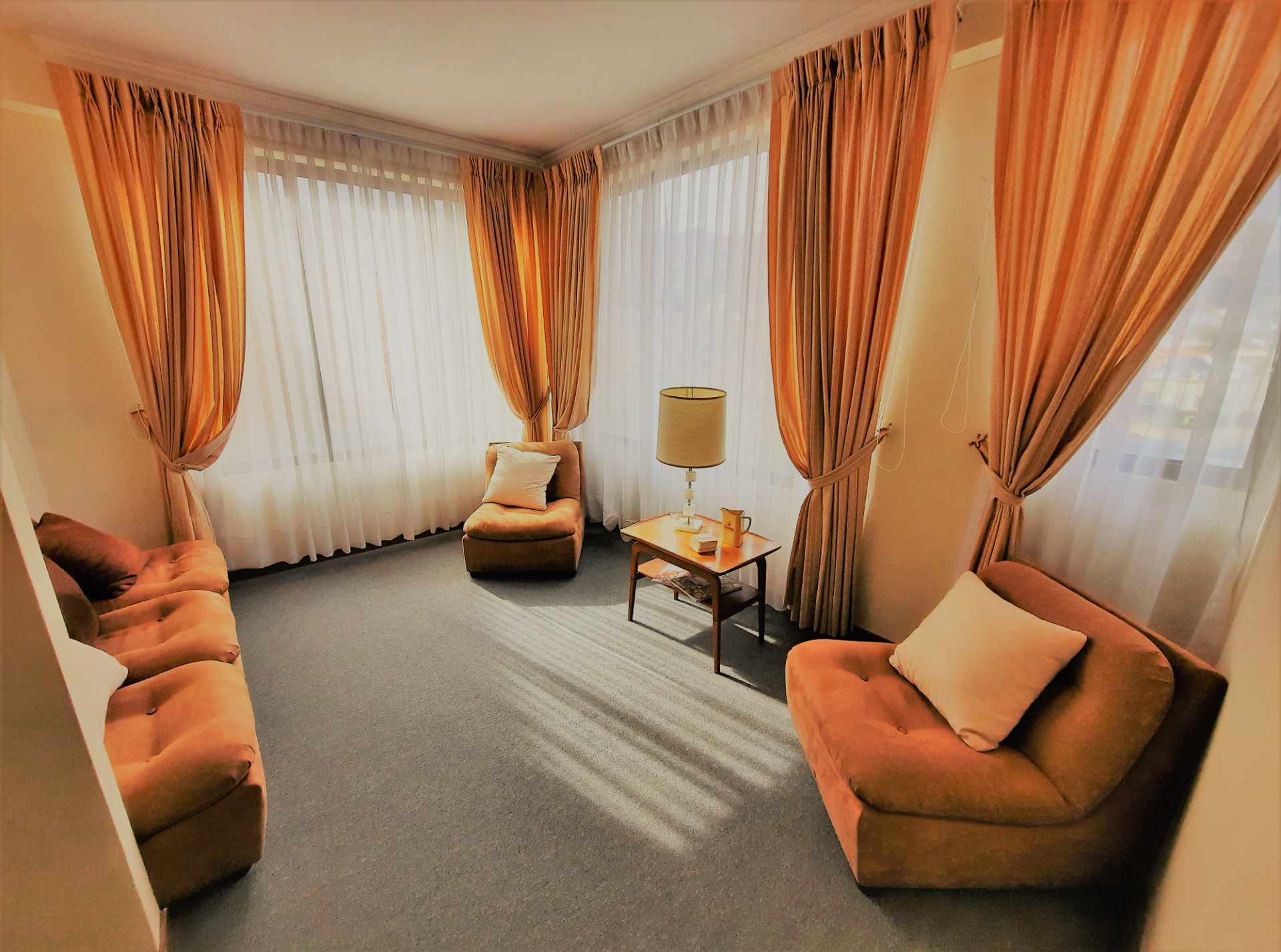 Departamento en AlquilerCalle 24 de Calacoto con Av. Ballivián 4 dormitorios 4 baños  Foto 12