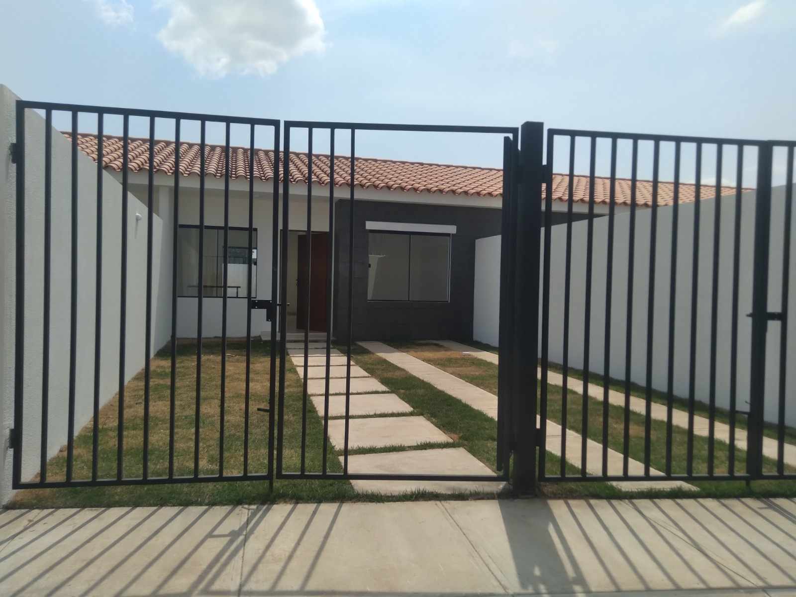 Casa en VentaCASA URBANIZACION VIRU VIRU 2 dormitorios 2 baños 2 parqueos Foto 1