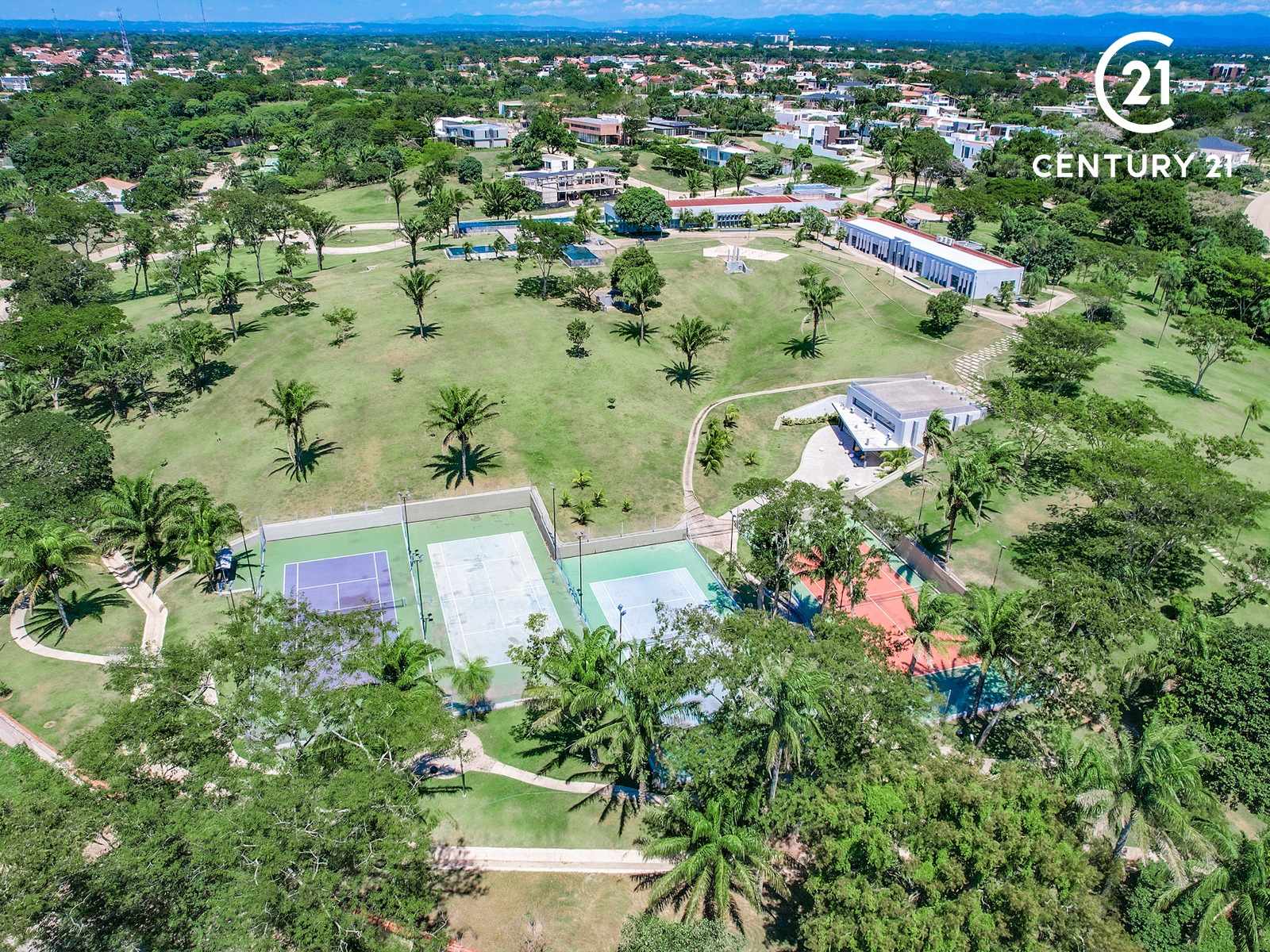 Terreno en VentaTERRENO EN COND. LA HACIENDA DEL URUBÓ Foto 3