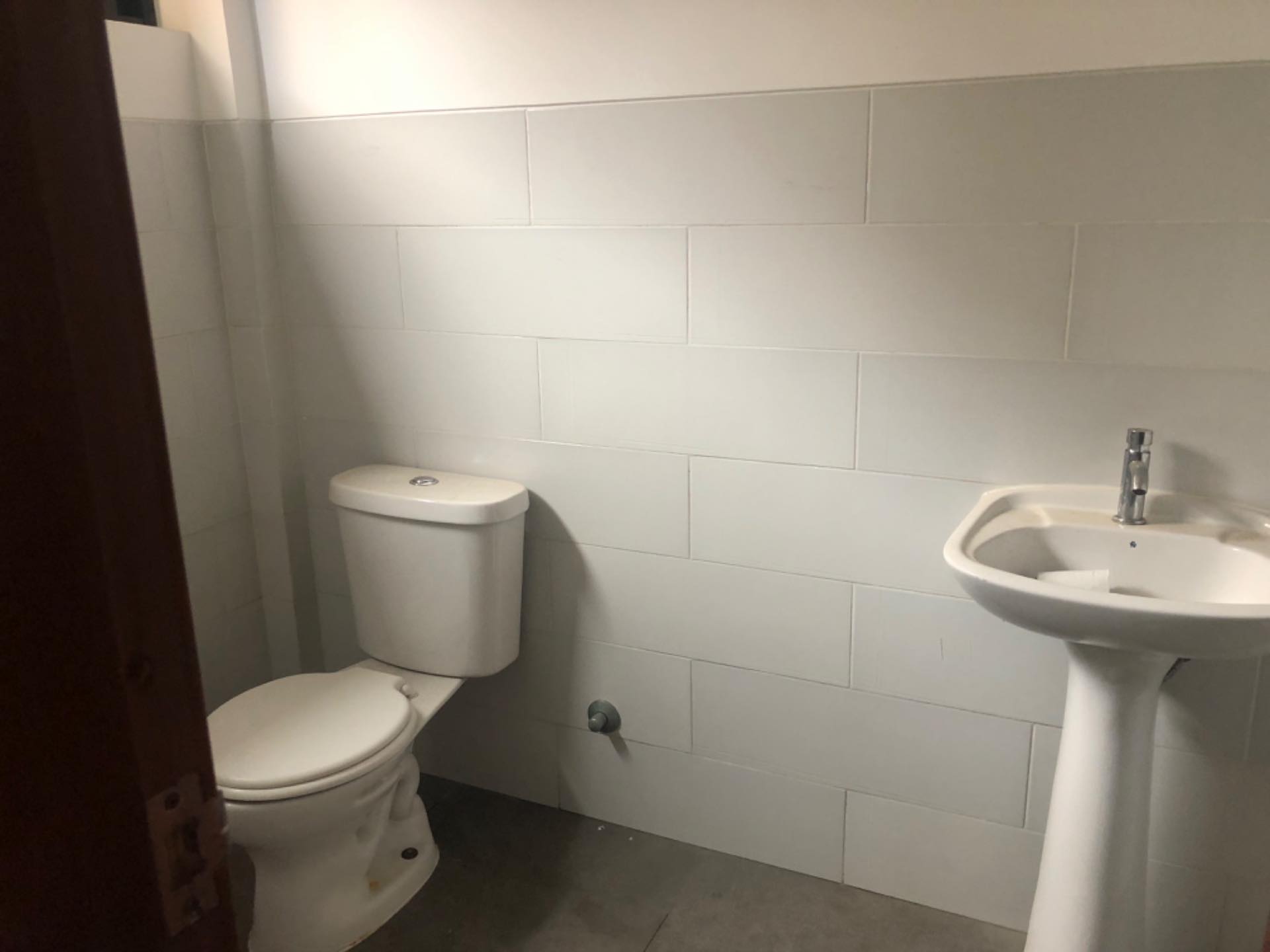 Local comercial en AnticréticoMODERNO Y ESPACIOSO LOCAL Foto 3