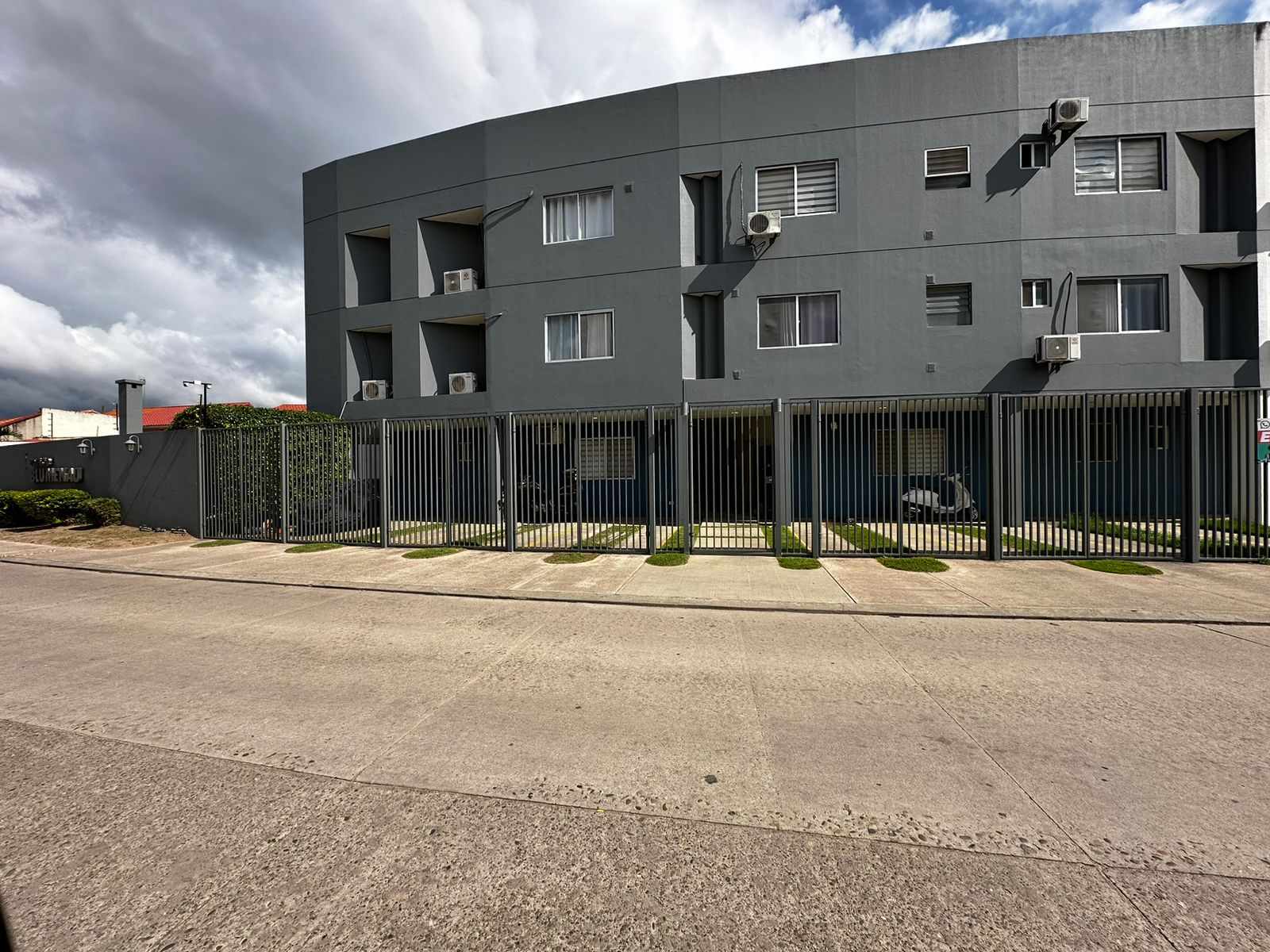 Departamento en Venta📍 Zona norte, 8vo anillo Remanso Condominio BLUMENAU 2 dormitorios 1 baños 2 parqueos Foto 1